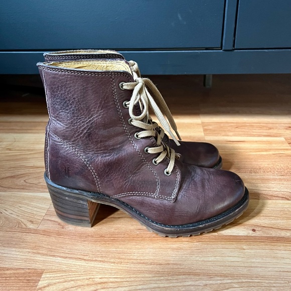 Frye Sabrina Lace Up Ankle Boots - Picture 4 of 13